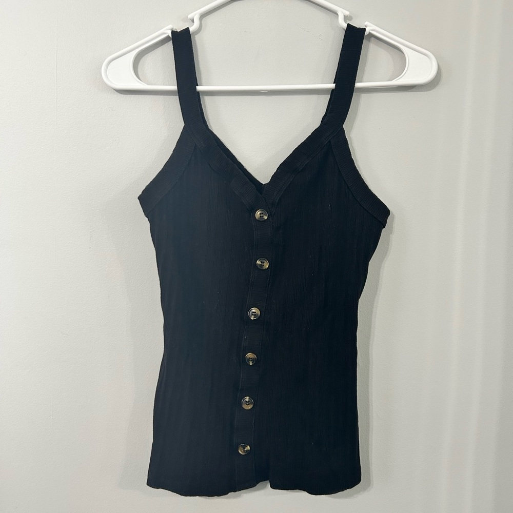 Black medium ribbed tank top with button accents.